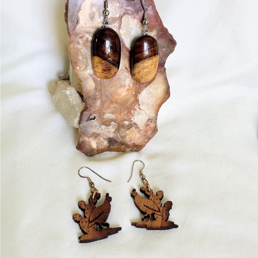 Set of 2 pair of wooden earrings desert quail & round cabochons #boho #festival